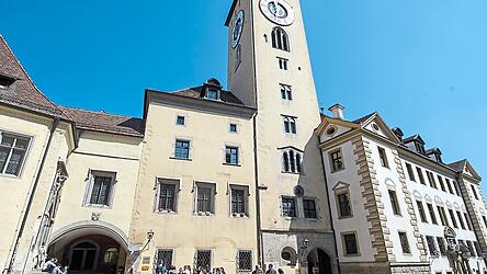 Arbeitsplatz f&uuml;r einen Teil der Angestellten in der Stadtverwaltung: das Alte Rathaus.