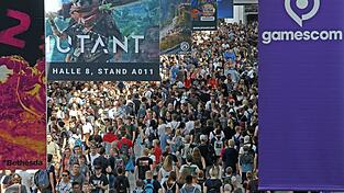 Besucher drängen sich durch die Gänge der Gamescom.