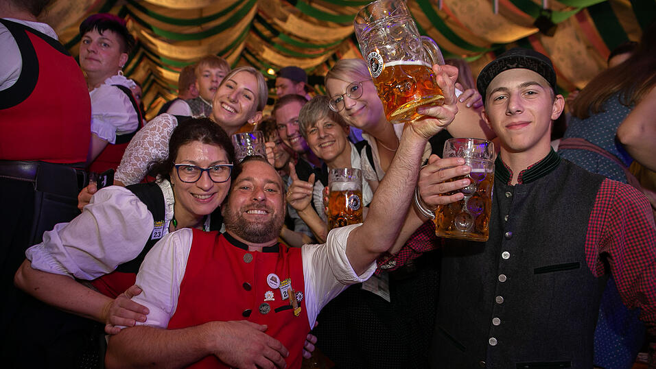Die Partybilder von Sonntag, 21. August 2022, aus dem Festzelt Weckmann. 