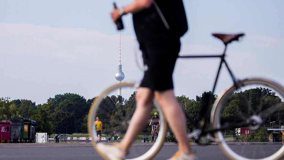 Auch auf dem Fahrrad ist Alkohol gef&auml;hrlich. (Symbolbild)