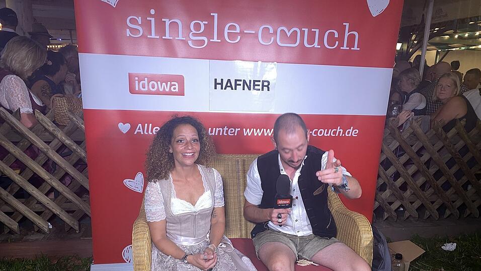 Langweilig wird es bei uns auf der Couch nie – dafür sorgen die sympathischen Gäste und die Moderatoren, die natürlich auch ihren Spaß haben. Langweilig wird es bei uns auf der Couch nie – dafür sorgen die sympathischen Gäste und die Moderatoren, die natürlich auch ihren Spaß haben.