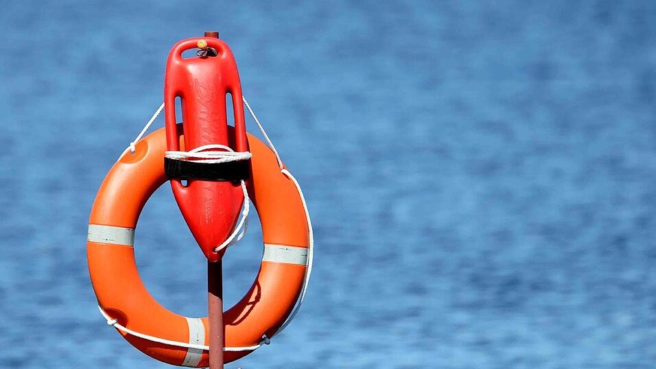 Am Sonntag mussten die Rettungskräfte mehrmals am Guggenberger See ausrücken. (Symbolbild) Am Sonntag mussten die Rettungskräfte mehrmals am Guggenberger See ausrücken. (Symbolbild)
