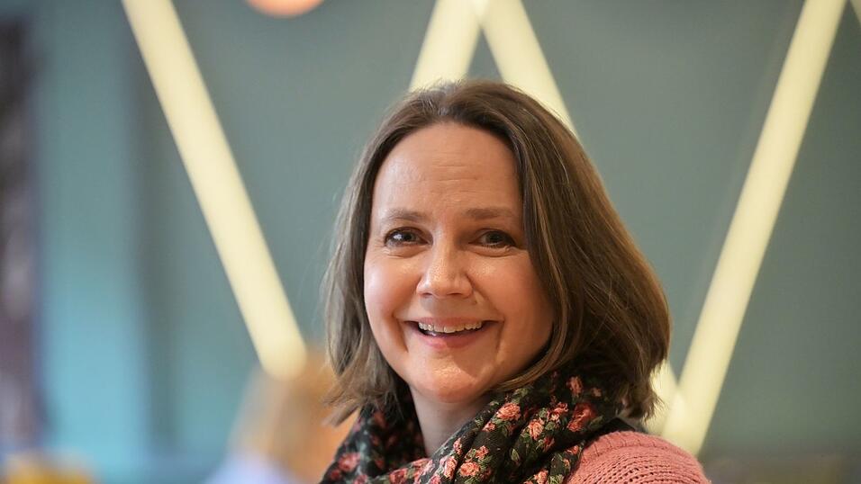 Von Olaf Scholz zu B&auml;rbel Bas: Nikola Norgauer wechselt die Rolle.