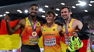 Das deutsche Zehnkampf-Trio Leo Neugebauer (l-r), Amadeus Gräber und Niklas Kaul nach dem spannenden EM-Zehnkampf. Das deutsche Zehnkampf-Trio Leo Neugebauer (l-r), Amadeus Gräber und Niklas Kaul nach dem spannenden EM-Zehnkampf.