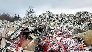 Ein Bild von der Müllhalde in Jiríkov, das Bürgermeisterin Barbora Sisková aufgenommen hat. Die Bürgermeisterin stoppte damals die Lastwagen und löste den Skandal aus. (Archiv)