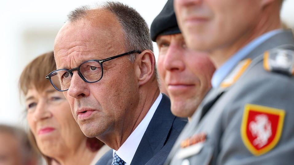 Konkrete Bedrohungen sind keine Fiktion, sondern bereits Alltag auch in Deutschland, warnt Bundeskanzler Friedrich Merz (CDU). Konkrete Bedrohungen sind keine Fiktion, sondern bereits Alltag auch in Deutschland, warnt Bundeskanzler Friedrich Merz (CDU).