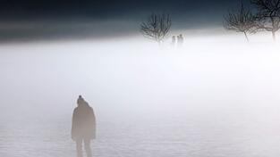 Der Deutsche Wetterdienst kündigt Nebel und Frost an. (Symbolbild)