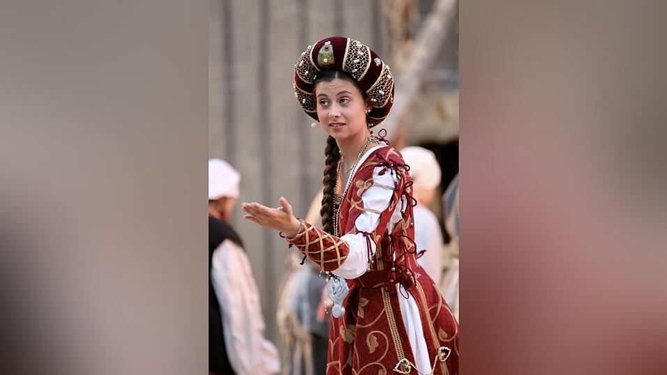 Eindr&uuml;cke von der Gruppe 'blau', die am Freitagabend die Drachenstich-Premiere gespielt hat.