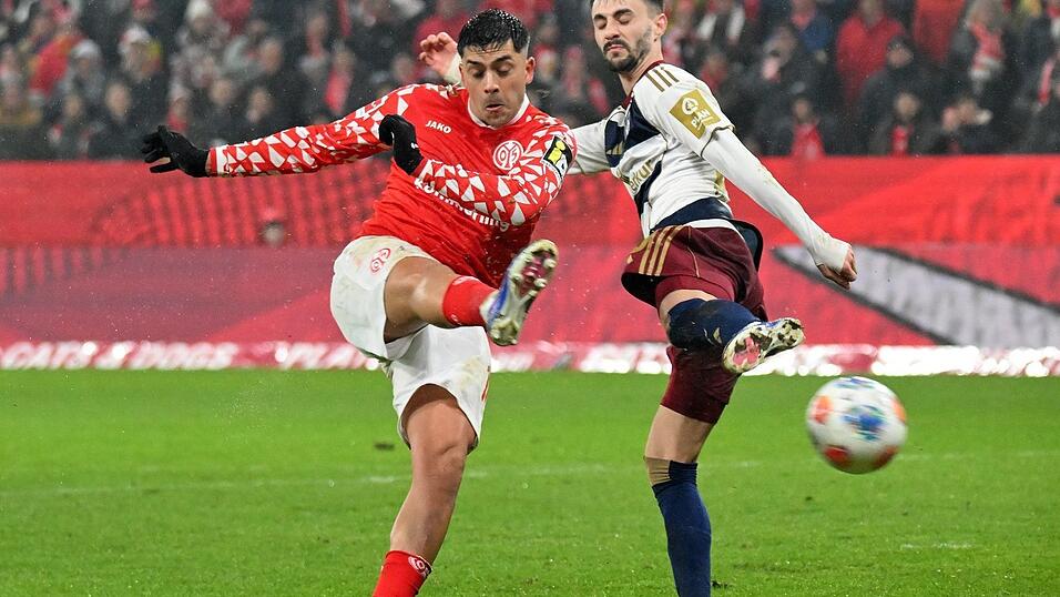 Traf vor der Pause zum 1:0: Nadiem Amiri (l).