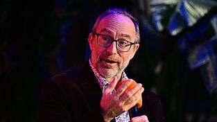 Wikipedia-Gründer Jimmy Wales hat ein Buch mit dem Titel «Trust» herausgebracht. Wikipedia-Gründer Jimmy Wales hat ein Buch mit dem Titel «Trust» herausgebracht.