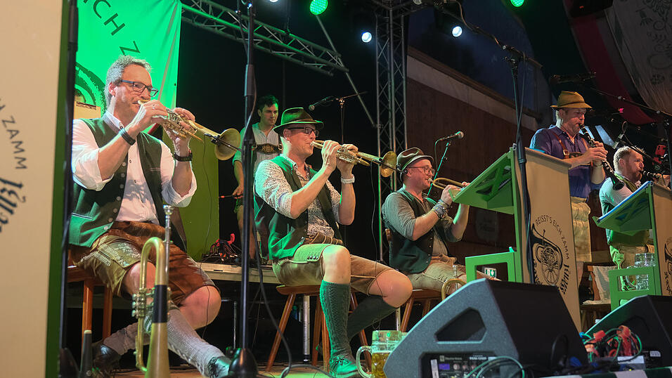 Die Partybilder vom Dienstag, 15. August 2023, aus dem Festzelt Weckmann.