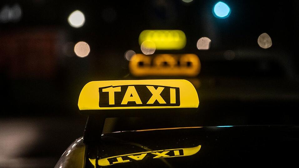 Im Taxi-Gewerbe herrscht ein harter Wettbewerb, angefeuert auch durch die vielen Mietwagen-Vermittlungen, die oft g&uuml;nstigere Fahrten anbieten k&ouml;nnen. (Symbolbild)