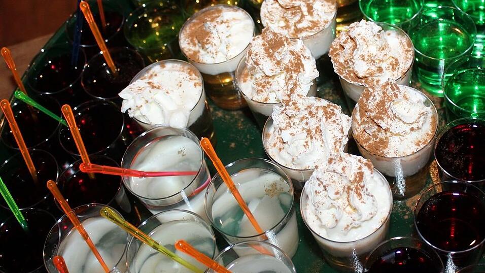 Der Christkindlmarkt und die Weihnachtspyramide geh&ouml;ren in der Adventszeit zu den beliebtesten Treffpunkten in Landshut.