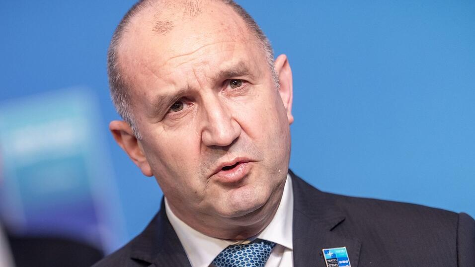 Bulgariens Ministerpräsident Rumen Radev zufolge gab es vor der Küste des Landes erneut Drohnenangriffe auf kommerzielle Schiffe. (Archivfoto) Bulgariens Ministerpräsident Rumen Radev zufolge gab es vor der Küste des Landes erneut Drohnenangriffe auf kommerzielle Schiffe. (Archivfoto)