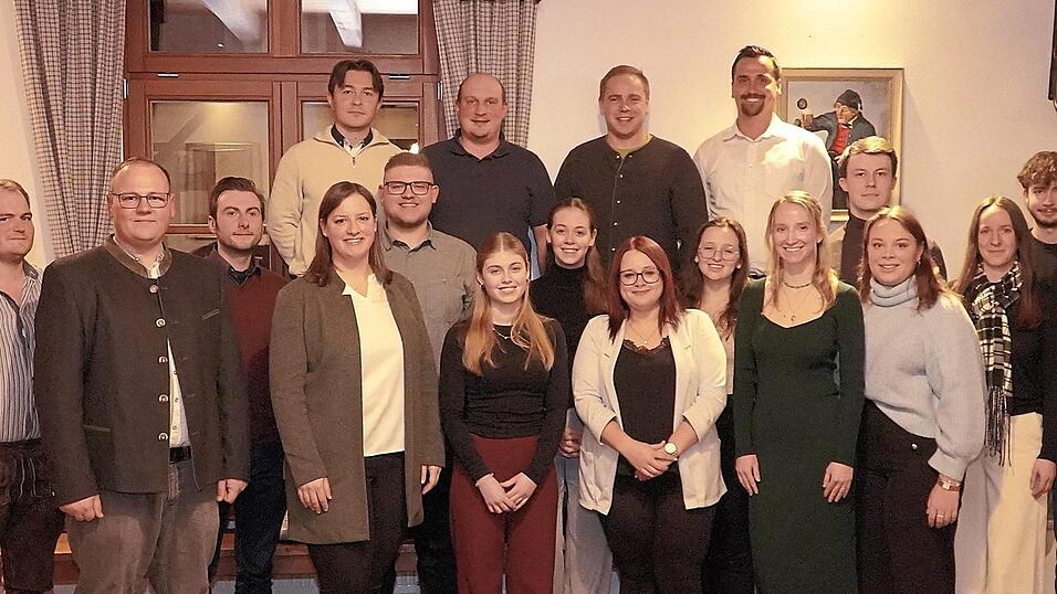 Die Jungen Bürger um Melanie Härtl (4. v. l.) haben ihre Kandidaten aufgestellt. Die Jungen Bürger um Melanie Härtl (4. v. l.) haben ihre Kandidaten aufgestellt.