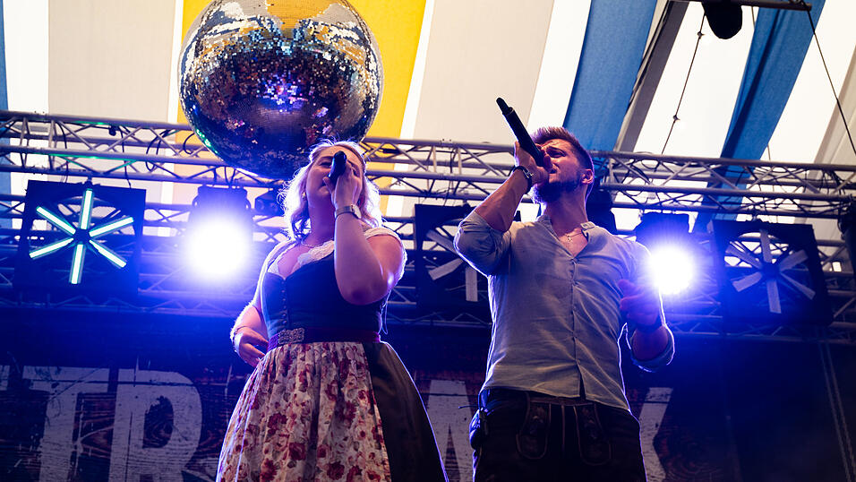 Die Partybilder vom Freitag, 14. August, aus dem Festzelt Reisinger. Die Partybilder vom Freitag, 14. August, aus dem Festzelt Reisinger.