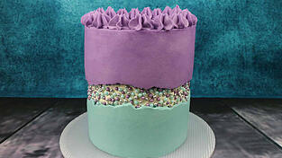 So sieht die fertige 'Fault Line Torte' aus.