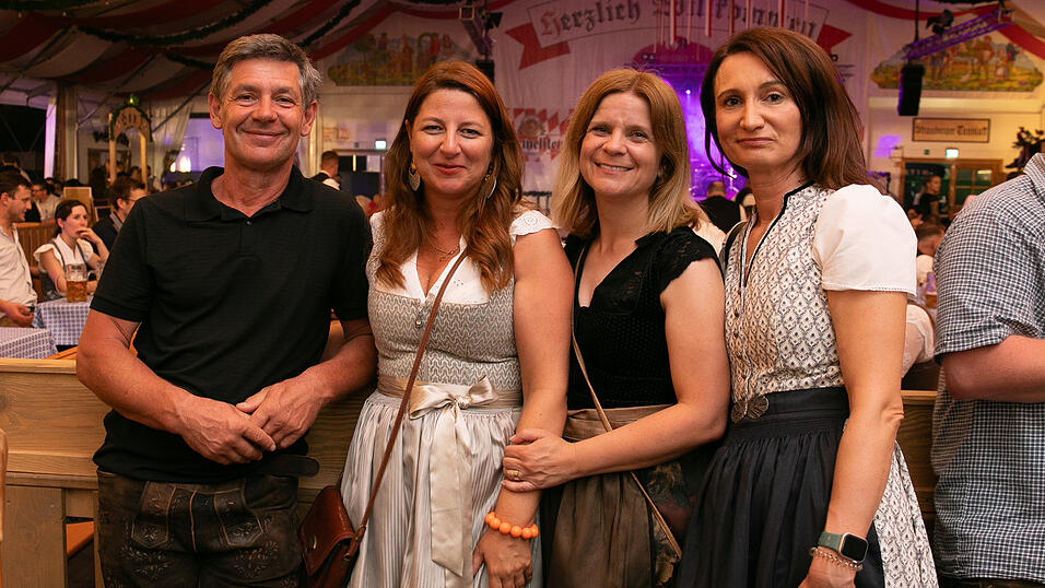 Die Partybilder vom Donnerstag, 14. August, aus dem Festzelt Greindl. Die Partybilder vom Donnerstag, 14. August, aus dem Festzelt Greindl.
