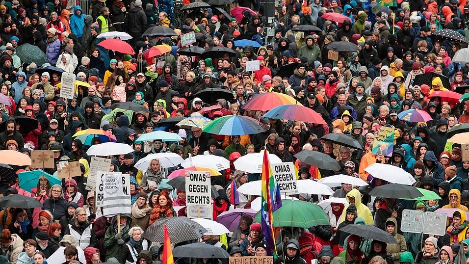 Die «Stadtbild»-Debatte hat bundesweit zu Demonstrationen geführt. (Archivbild) Die «Stadtbild»-Debatte hat bundesweit zu Demonstrationen geführt. (Archivbild)