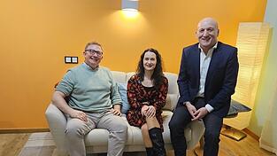 Landarzt Wolfgang Hiergeist (v.l.), Psychologin Tsvetana Velchovska M.Sc., Bürgermeister Franz Aster Landarzt Wolfgang Hiergeist (v.l.), Psychologin Tsvetana Velchovska M.Sc., Bürgermeister Franz Aster