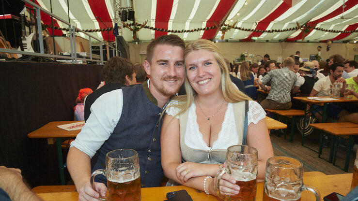 Die Partybilder vom Samstag, 8. August, aus dem Festzelt Lechner. Die Partybilder vom Samstag, 8. August, aus dem Festzelt Lechner.