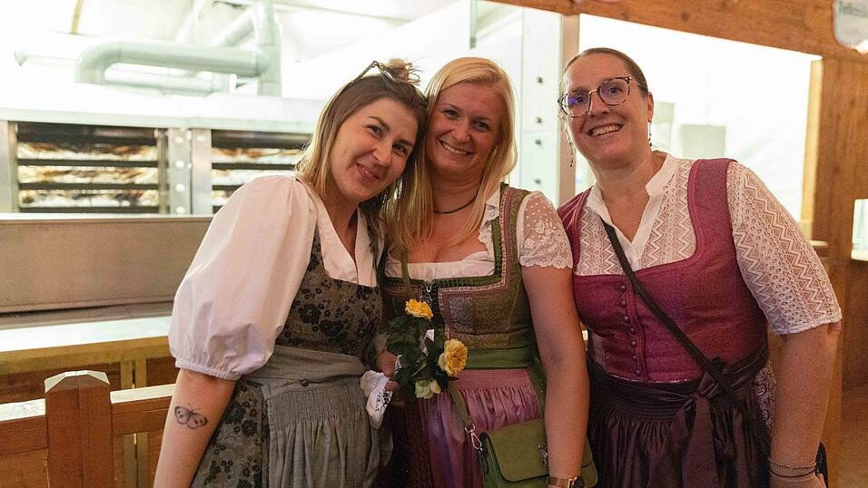 Die Partybilder vom Dienstag, 11. August, aus dem Festzelt Weckmann. Die Partybilder vom Dienstag, 11. August, aus dem Festzelt Weckmann.