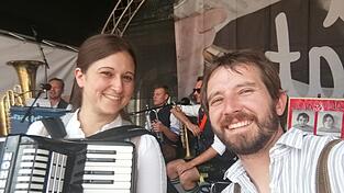 Das Duo beim Volksmusiktag Mittendrin in Eichstätt. Das Duo beim Volksmusiktag Mittendrin in Eichstätt.