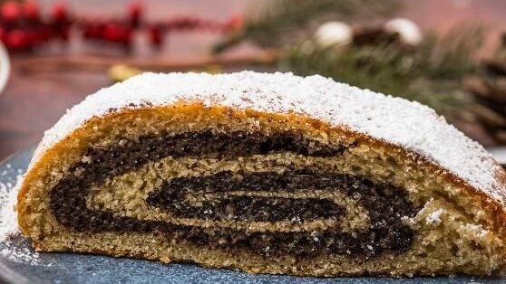 Statt dem traditionellen Christstollen eignet sich auch Mohnstollen gut für die Weihnachtsfeiertage.
