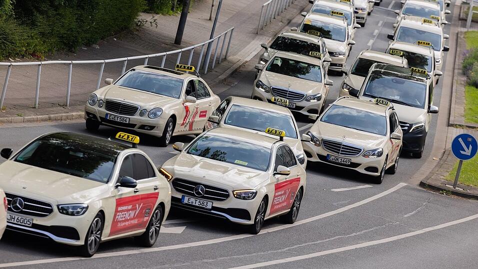 Die Taxibranche fordert Mindestpreise für die Mietwagenplattformen. (Archivbild) Die Taxibranche fordert Mindestpreise für die Mietwagenplattformen. (Archivbild)