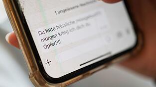 Hassbotschaften und Dem&uuml;tigungen k&ouml;nnen f&uuml;r die Betroffenen massive Folgen haben. (Symbolbild)