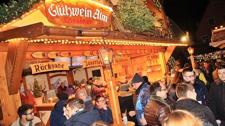 Am Donnerstagabend ist der Landshuter Christkindlmarkt eröffnet worden. Am Donnerstagabend ist der Landshuter Christkindlmarkt eröffnet worden.