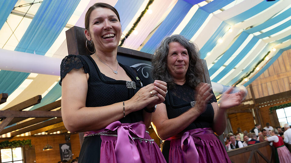 Die Partybilder vom Dienstag, 11. August, aus dem Festzelt Wenisch. Die Partybilder vom Dienstag, 11. August, aus dem Festzelt Wenisch.