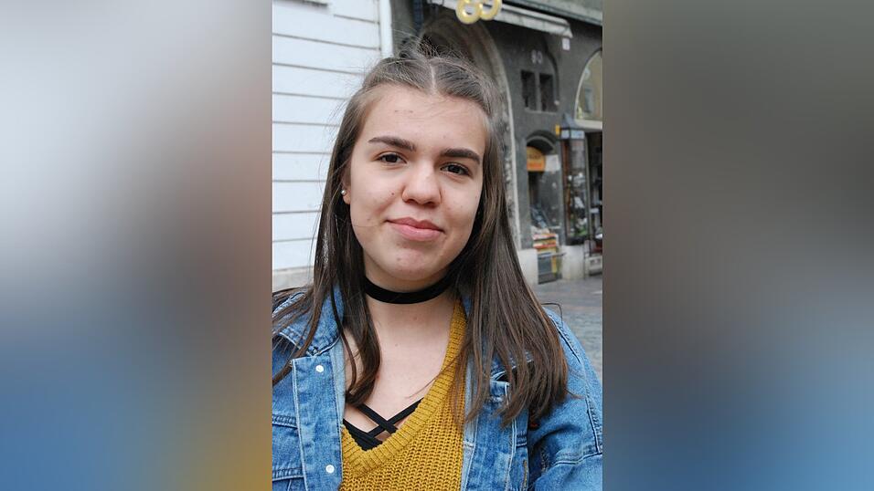 Jacqueline, 15, aus Vilsbiburg: Mir hilft in der Schule Kaugummi, um mich zu konzentrieren. Er kommt bei Schulaufgaben zum Einsatz. Um wach zu bleiben, trinke ich auch Kaffee oder Cola. Andere, vielleicht sogar verbotene Mittel, würde ich aber nicht nehmen. Ich hätte zu viel Angst, dass das süchtig macht. Jacqueline, 15, aus Vilsbiburg: Mir hilft in der Schule Kaugummi, um mich zu konzentrieren. Er kommt bei Schulaufgaben zum Einsatz. Um wach zu bleiben, trinke ich auch Kaffee oder Cola. Andere, vielleicht sogar verbotene Mittel, würde ich aber nicht nehmen. Ich hätte zu viel Angst, dass das süchtig macht.