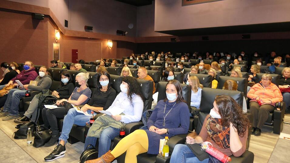 Bis auf den letzten Platz besetzt war der Kinosaal in Viechtach.