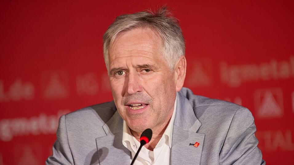 Der Verhandlungsführer und Landesvorsitzende der bayerischen IG Metall: Horst Ott. (Archivbild) Der Verhandlungsführer und Landesvorsitzende der bayerischen IG Metall: Horst Ott. (Archivbild)