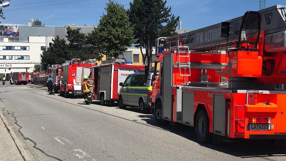 Im BMW-Werk in Ergolding ist am Freitagvormittag ein Brand ausgebrochen.