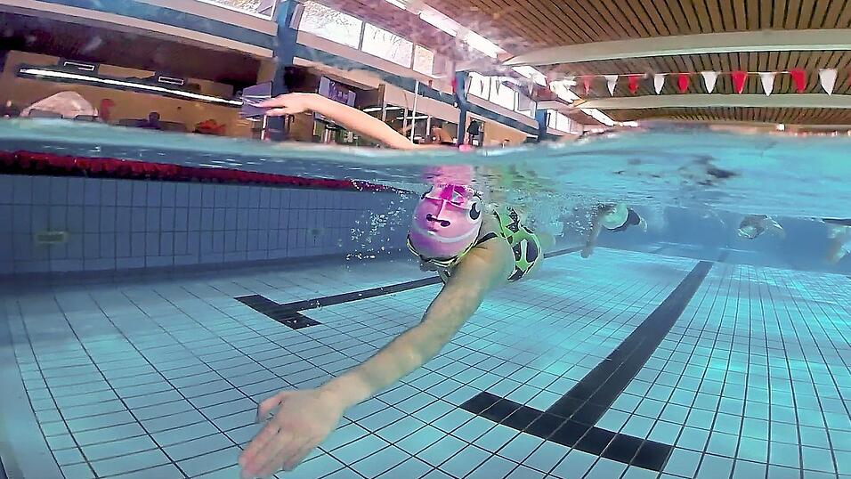 Ausdauer ist am Wochenende gefragt. Sieben Sportler wollen 24 Stunden durchschwimmen. Ausdauer ist am Wochenende gefragt. Sieben Sportler wollen 24 Stunden durchschwimmen.