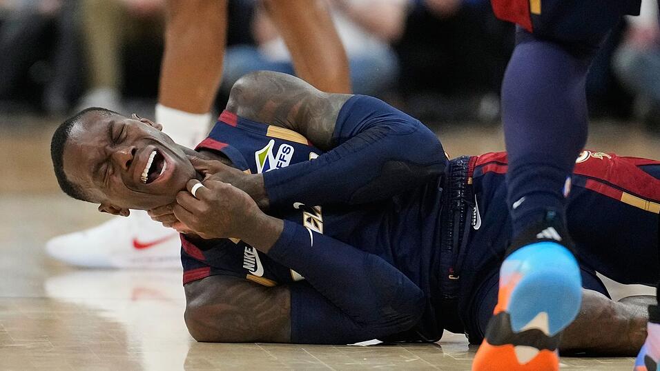 Hat in seiner Serie hart zu kämpfen: Dennis Schröder und die Cleveland Cavaliers verkürzen gegen Detroit. Hat in seiner Serie hart zu kämpfen: Dennis Schröder und die Cleveland Cavaliers verkürzen gegen Detroit.
