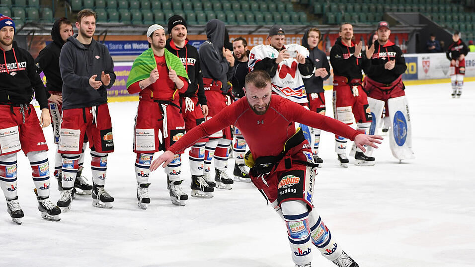 Der Deggendorfer SC hat das ostbayerische Derby bei den Eisbären Regensburg gewonnen. Der Deggendorfer SC hat das ostbayerische Derby bei den Eisbären Regensburg gewonnen.