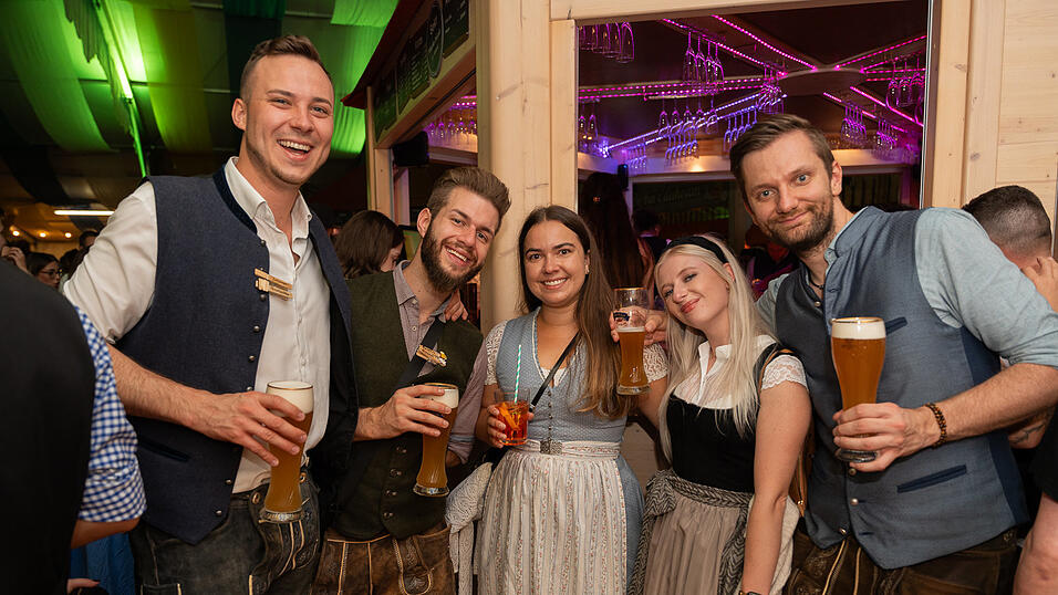 Die Partybilder vom Freitag, 11. August 2023, aus dem Festzelt Reisinger. Die Partybilder vom Freitag, 11. August 2023, aus dem Festzelt Reisinger.