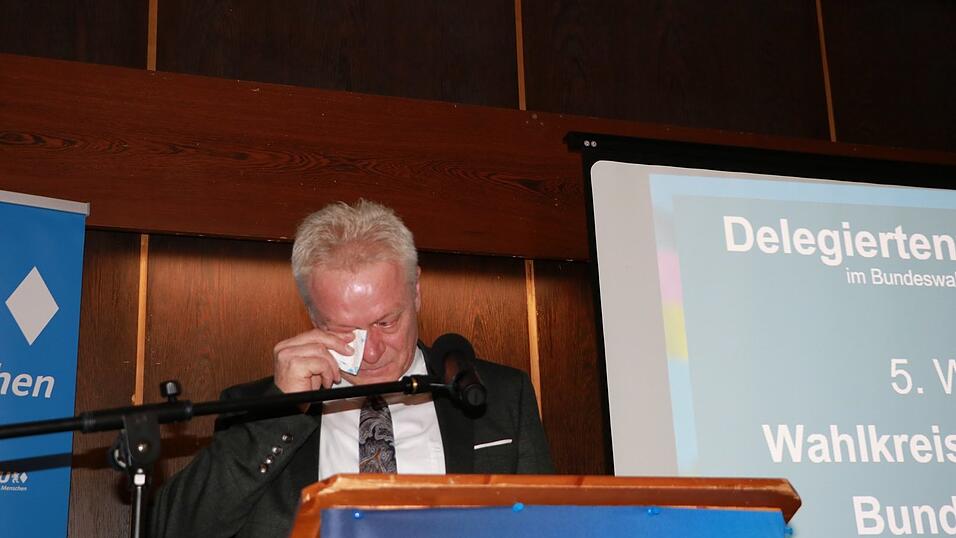 Ein nach der Wahl ger&uuml;hrter MdB Rainer