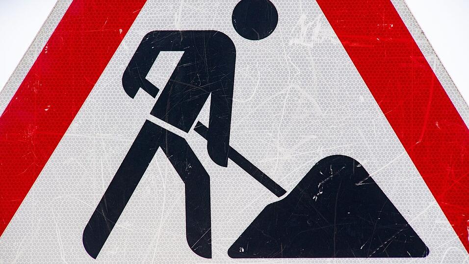 Mehr Geld f&uuml;r Stra&szlig;en und Br&uuml;cken st&ouml;&szlig;t auf gro&szlig;e Zustimmung in Deutschland. (Symbolbild)