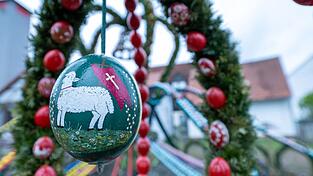 Die Eier an den Osterbrunnen sind oft kunstvoll verziert. (Archivbild) Die Eier an den Osterbrunnen sind oft kunstvoll verziert. (Archivbild)