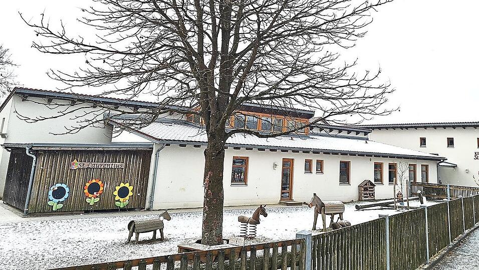 Der Grundbesitz sowie der Betrieb und damit die Tr&auml;gerschaft des Kindergartens Sankt Laurentius verbleiben bei der Pfarrstiftung.