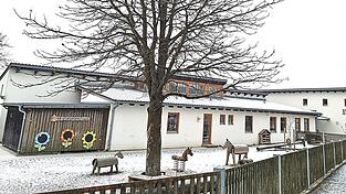 Der Grundbesitz sowie der Betrieb und damit die Tr&auml;gerschaft des Kindergartens Sankt Laurentius verbleiben bei der Pfarrstiftung.