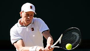 Fällt weiter verletzt aus: Tennisstar Jannik Sinner. (Archivbild) Fällt weiter verletzt aus: Tennisstar Jannik Sinner. (Archivbild)