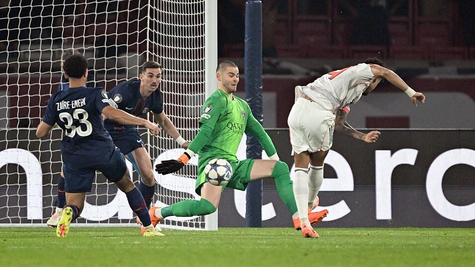 Luis Díaz (r) erzielt das frühe 1:0 für Bayern. Luis Díaz (r) erzielt das frühe 1:0 für Bayern.