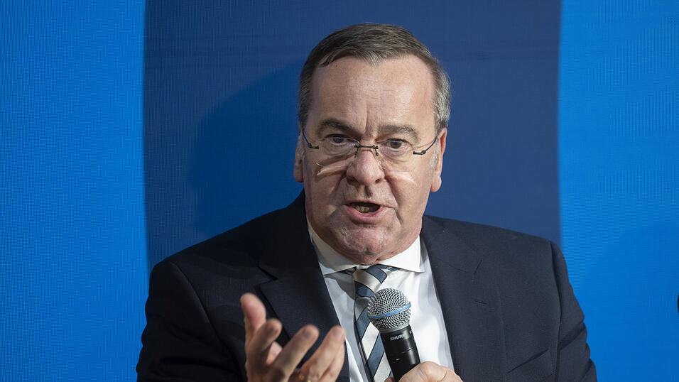 Bundesverteidigungsminister Boris Pistorius (SPD) warnte im Hinblick auf eine europäische Atomabwehr vor Doppelstrukturen - die nukleare Abschreckung sei durch die USA gewährleistet. Bundesverteidigungsminister Boris Pistorius (SPD) warnte im Hinblick auf eine europäische Atomabwehr vor Doppelstrukturen - die nukleare Abschreckung sei durch die USA gewährleistet.