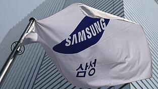 Samsung soll nach dem Willen von Geschworenen mehr als 445 Millionen Dollar wegen Patentverletzungen zahlen. (Archivbild)