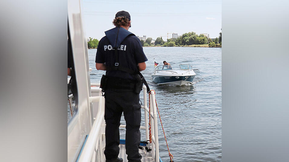 Freizeitsportler zu kontrollieren, gehört genauso wie ... Freizeitsportler zu kontrollieren, gehört genauso wie ...